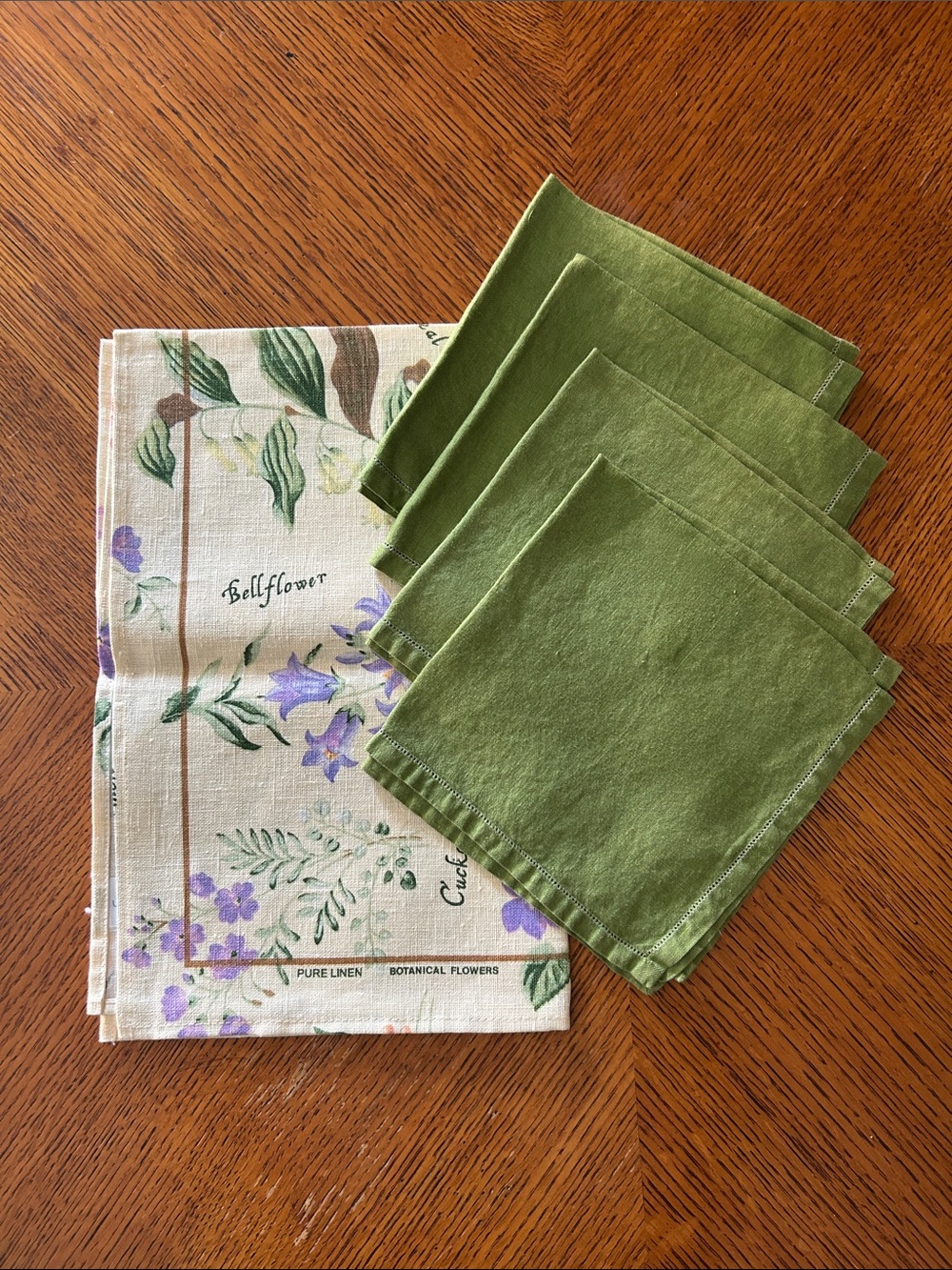Ulster Weavers Irish Linen Botanical Floral Tea Towel & Green Linen Napkin Set/4